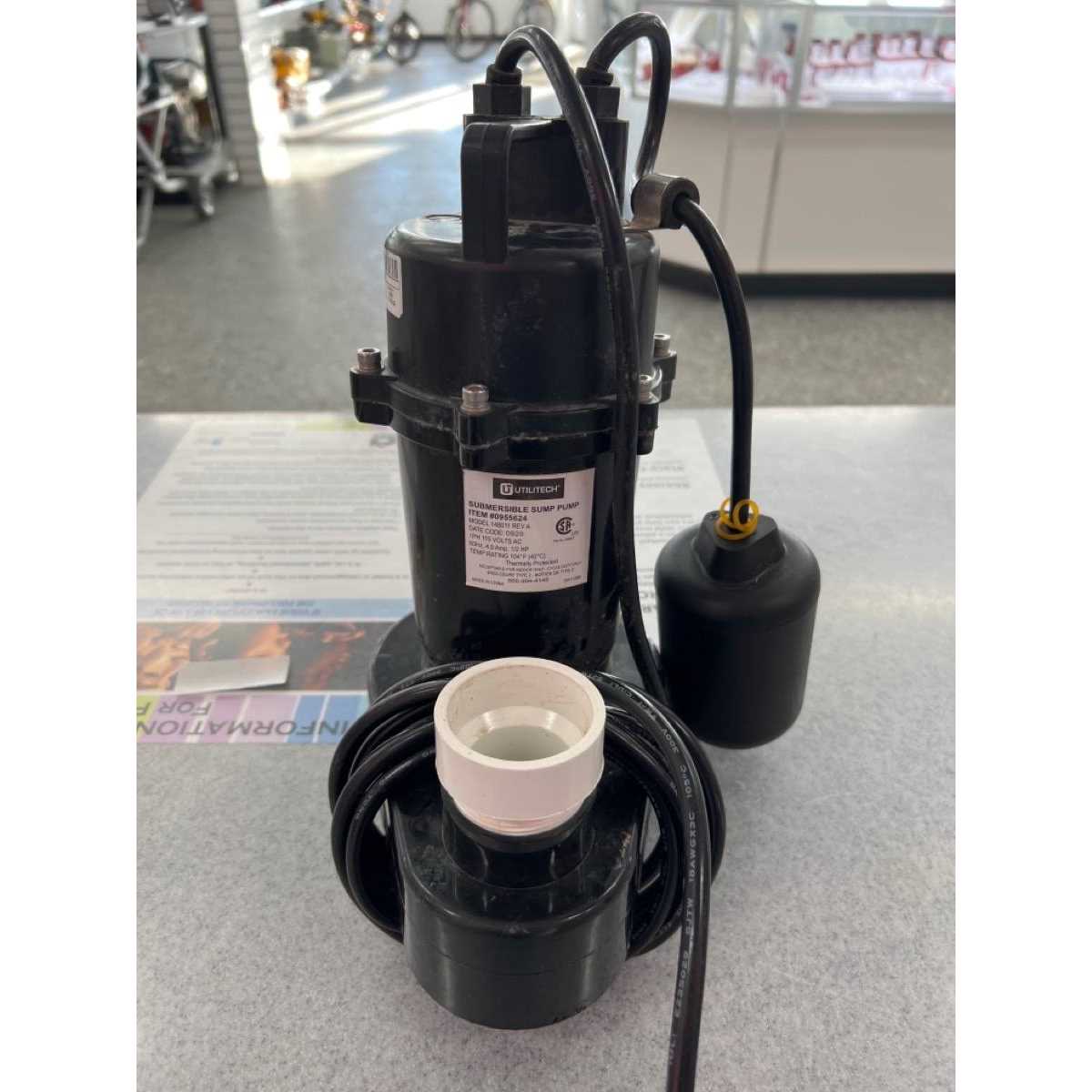 Utilitech 1/2-HP Aluminum Submersible Sump Pump - Image 3