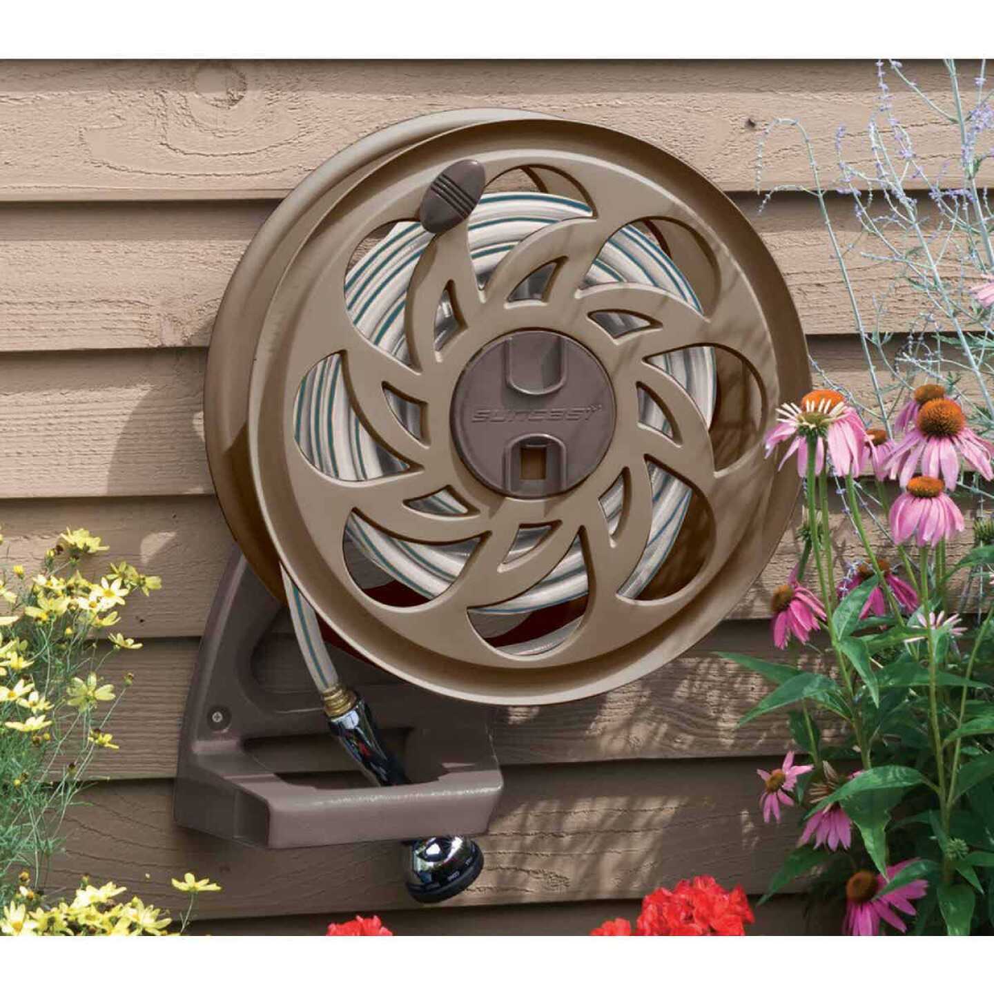 Suncast Wall Mount Hose Reel - Image 5