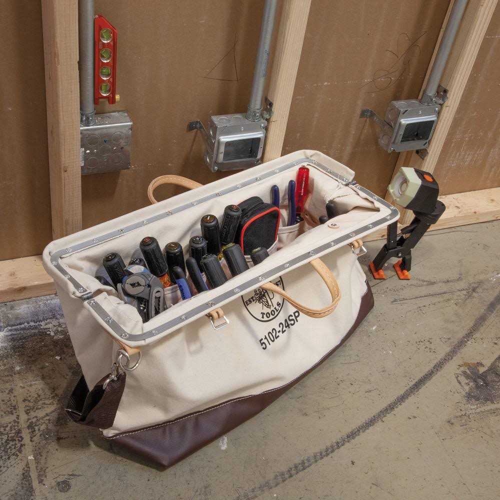 Klein Tools 5102-24SP Canvas Deluxe Tool Bag - Image 4