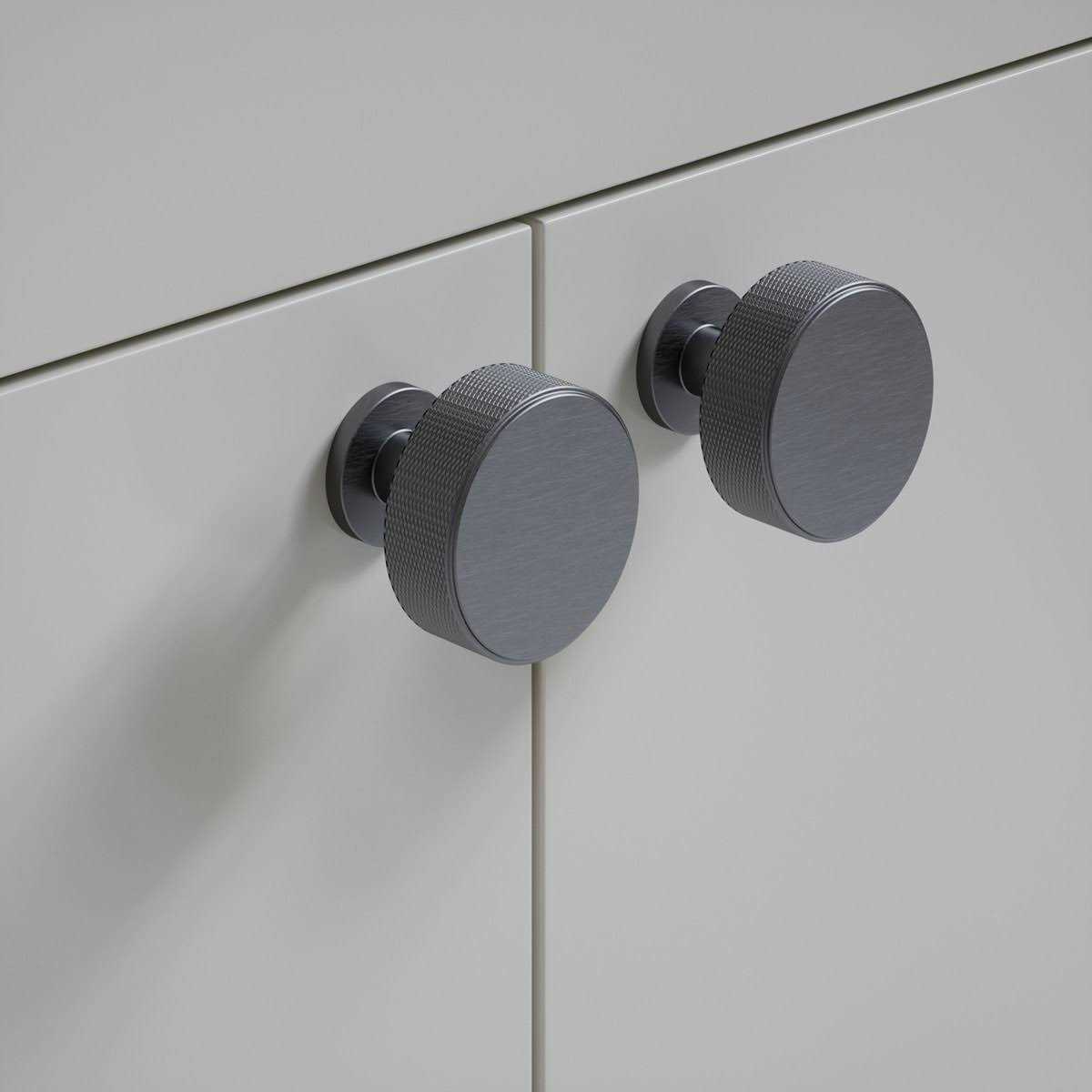 Sumner Street Home Hardware Kent Knurled 1-3/8 Black Cabinet Knob - Image 4