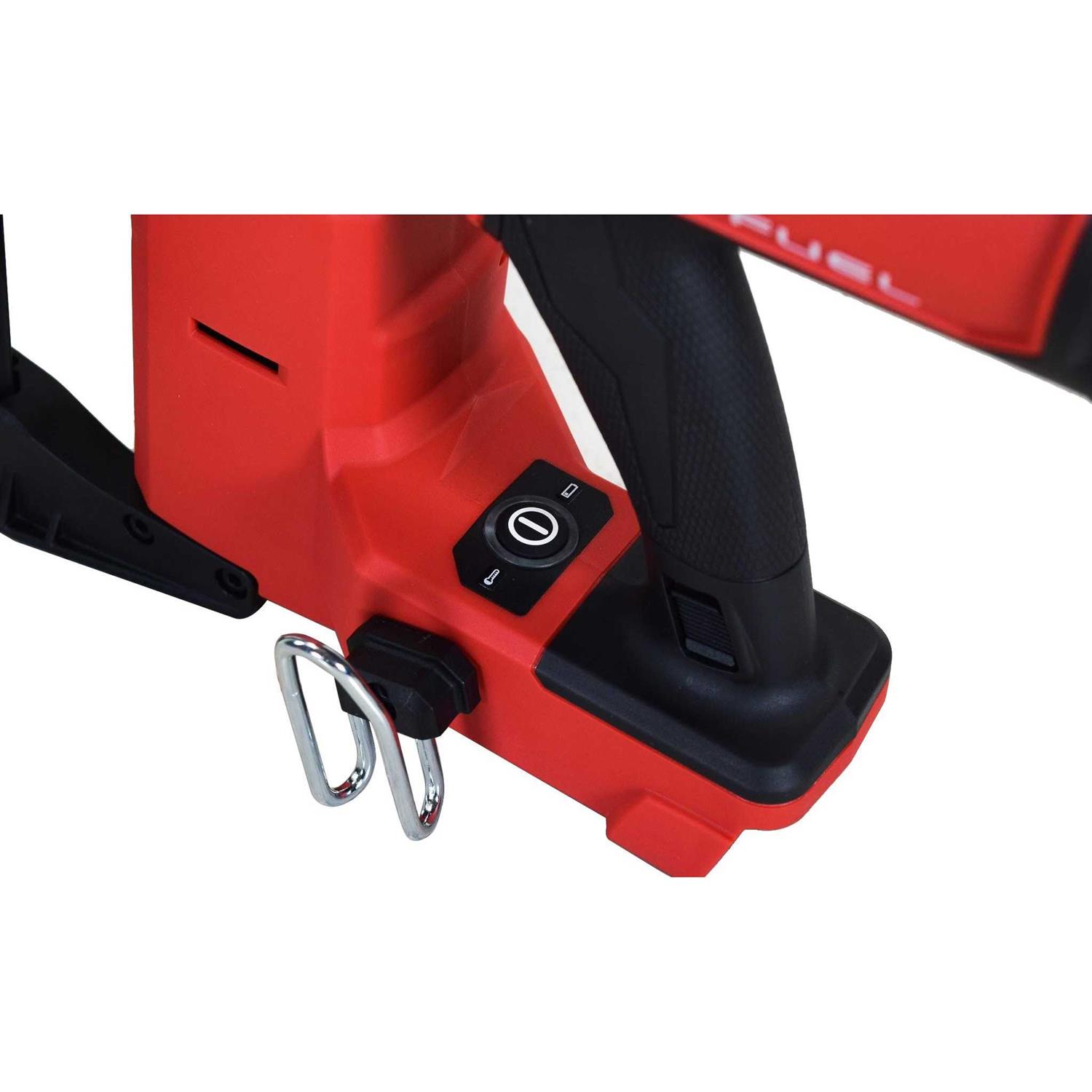 Milwaukee M18 FUEL Utility Fencing Stapler 2843-20 - Image 3