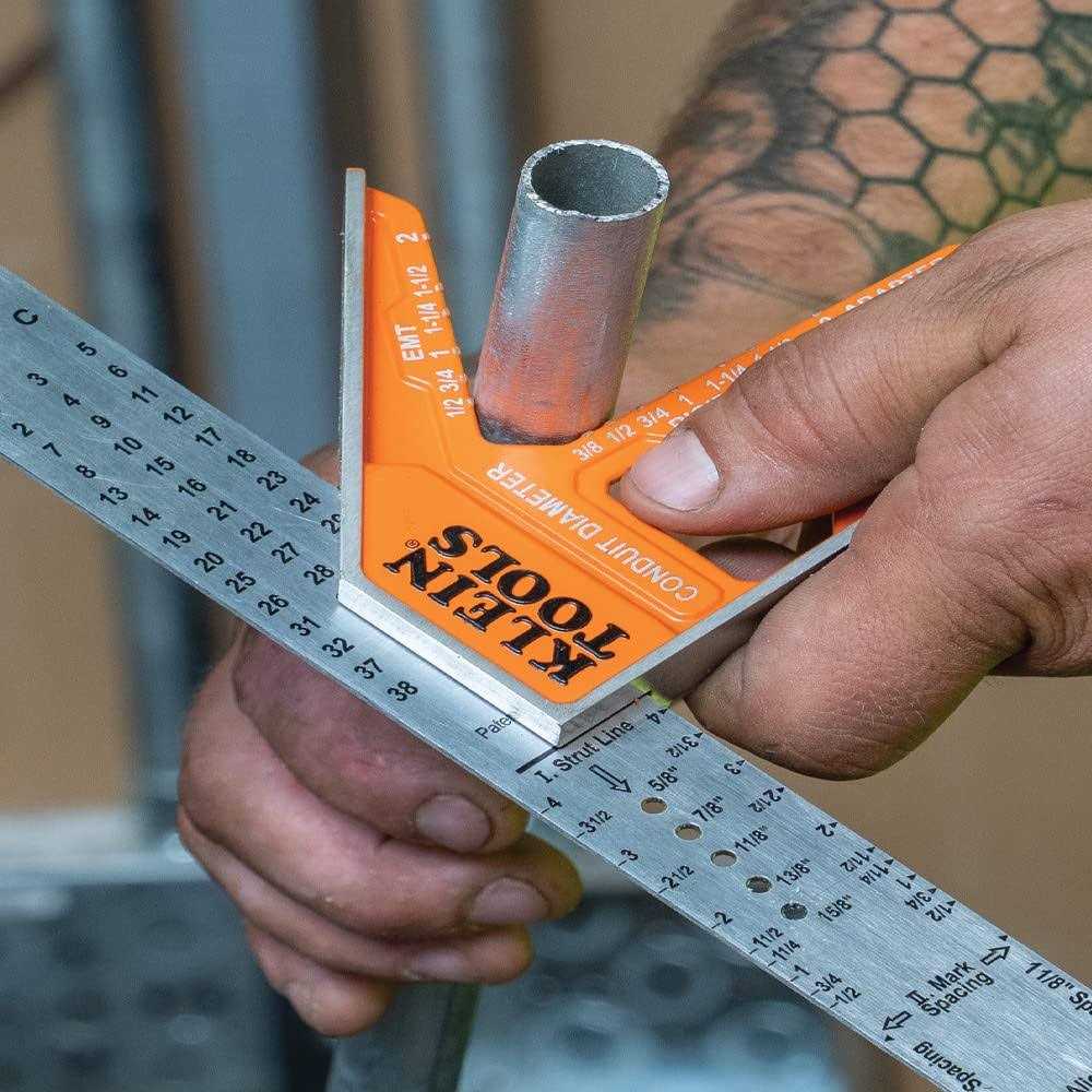 Klein Tools 935CSEL Electrician's Combination Square - Image 3