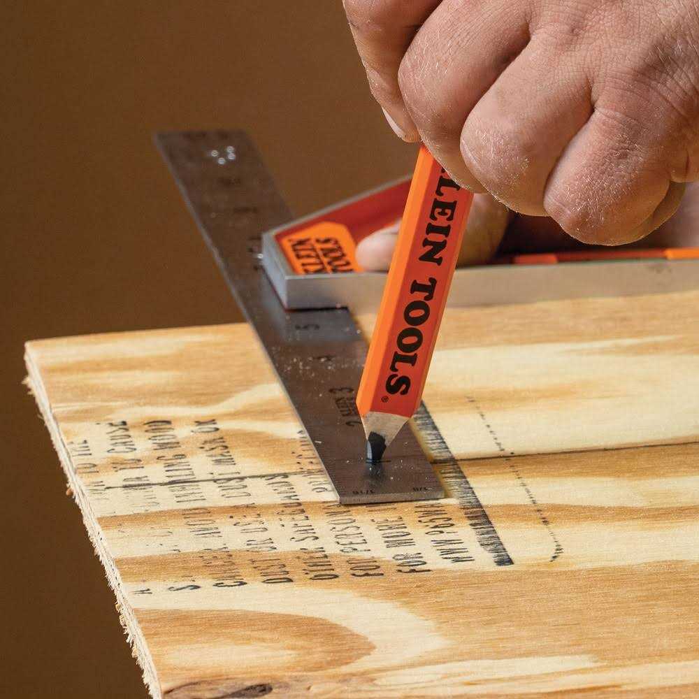 Klein Tools 935CSEL Electrician's Combination Square - Image 5