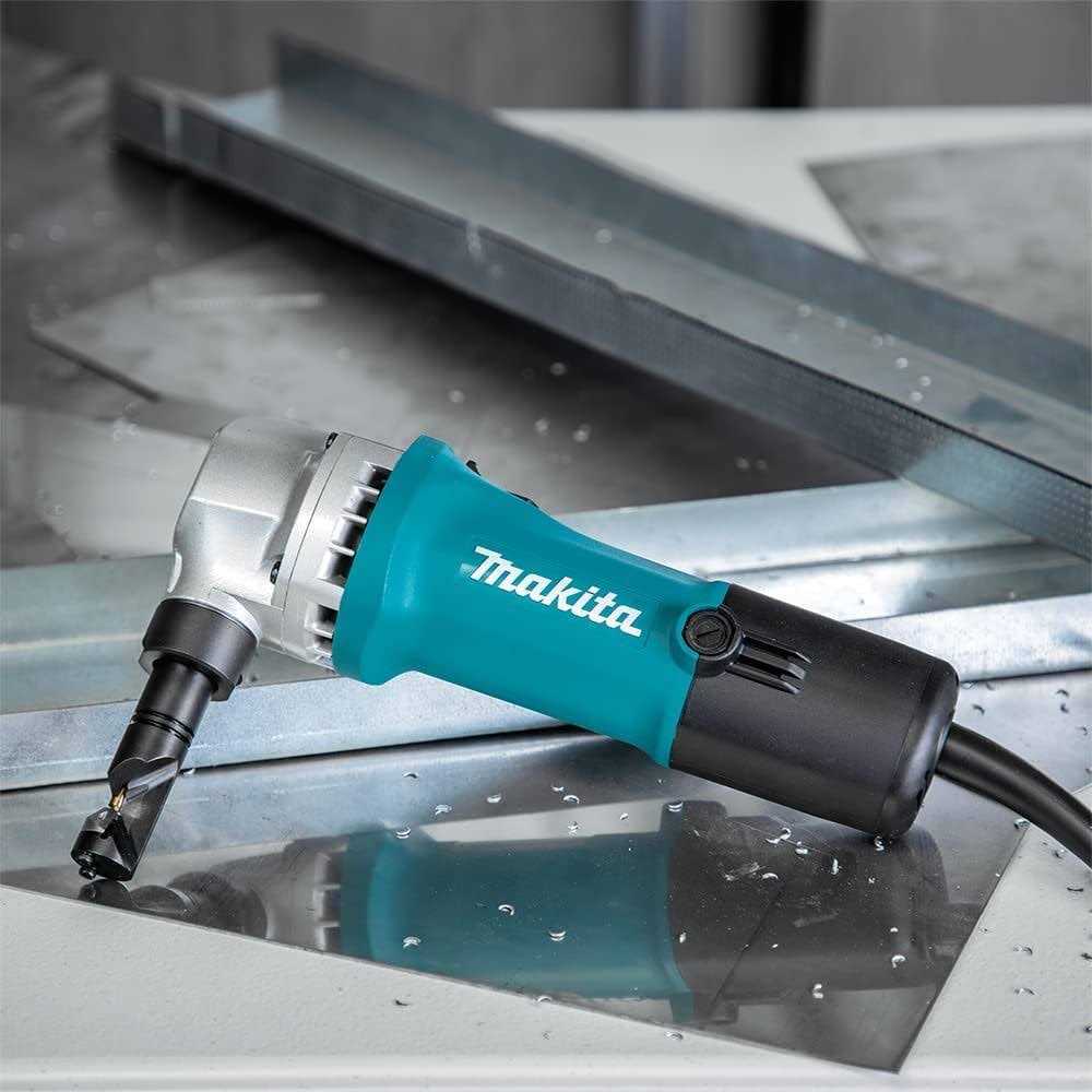 JN1601 Makita 16 Gauge Nibbler - Image 4