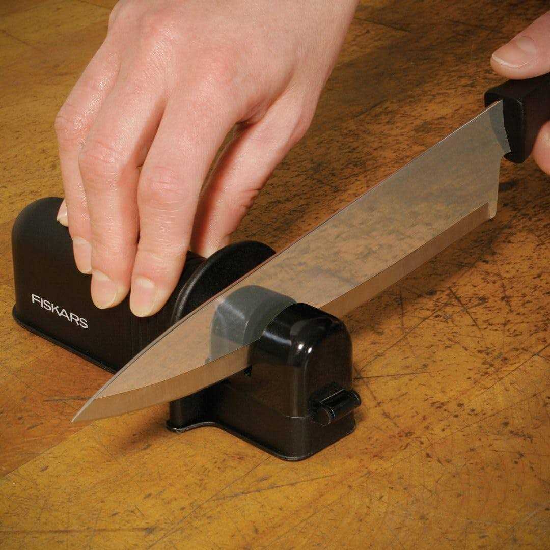 Fiskars Axe & Knife Sharpener - Image 5