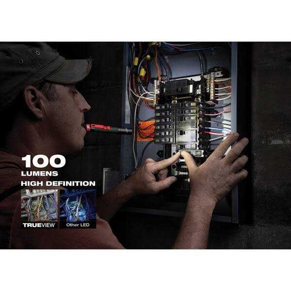 Milwaukee LED Focusing Flashlight 2107S - Image 5