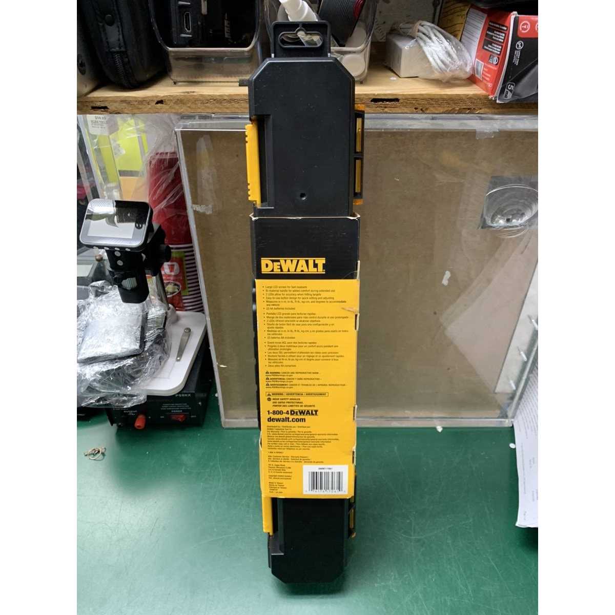 DEWALT DWMT17061 3/8 in Drive Digital Torque Wrench - Image 5