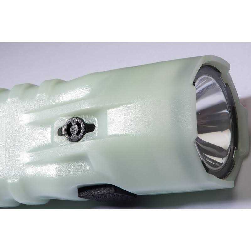 Pelican 3310PL LED Flashlight - Image 4