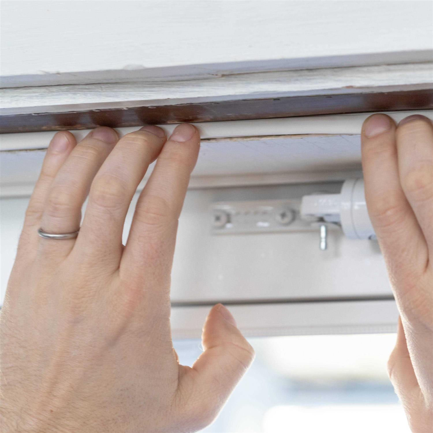 Duck Brand Heavy-Duty Large Gap Rubber Weatherstrip Seal - Image 3