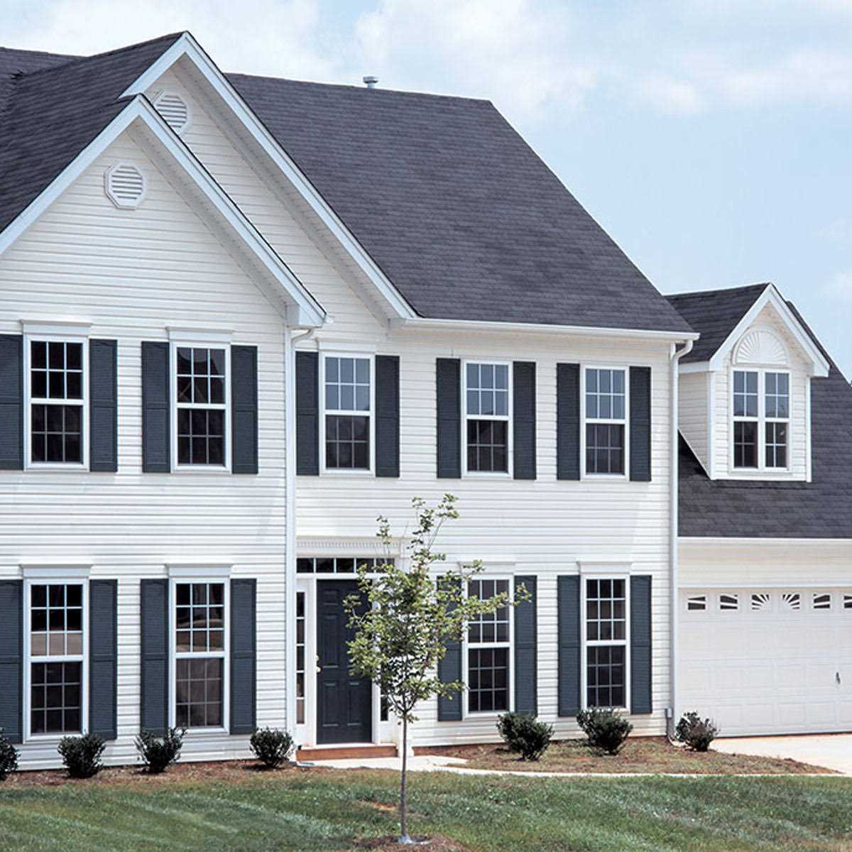 Builders Edge 14.5W in. Louvered Vinyl Shutters - Image 3