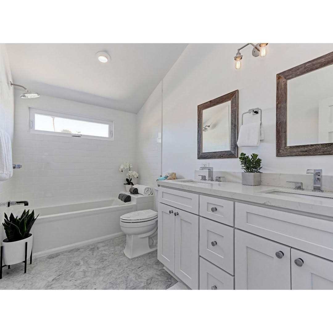 StoneCenterOnline 6 Hexagon Carrara White Marble Venato Carrera Bianco Tile Honed - Image 4