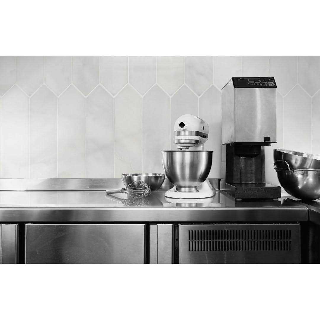 Arabescato Carrara Picket 10.63 in. x 12 in. Honed Marble Mosaic Wall and Floor Tile MSI - Image 4