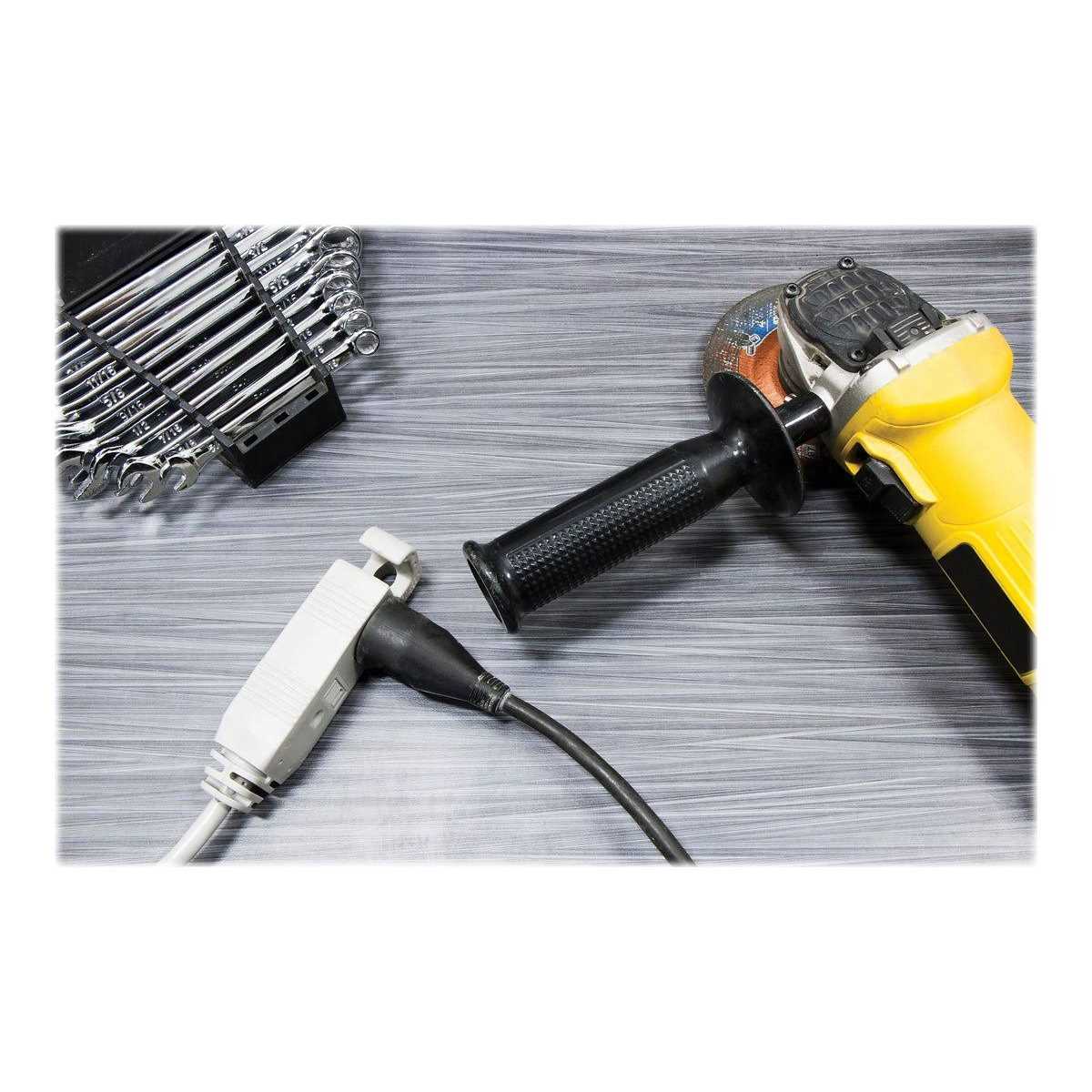 Staples 25' Extension Cord 3-Outlet with Safety Covers - Image 5