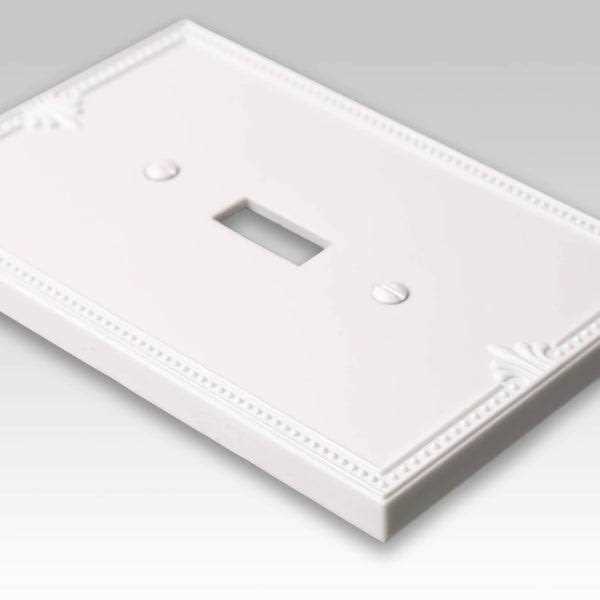 Amerelle 38TW Richmond White Oversized Plastic - 1 Toggle Wallplate - Image 3
