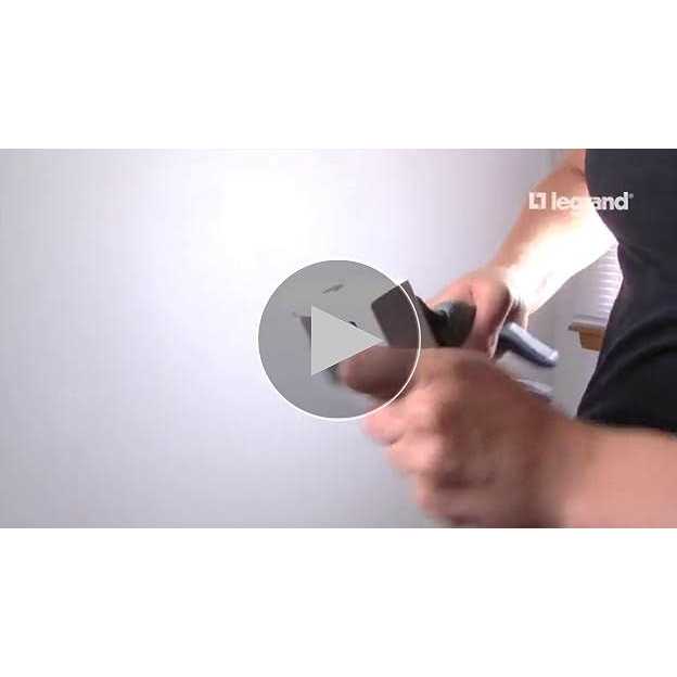 Wiremold Metal Conduit Connector - Image 5