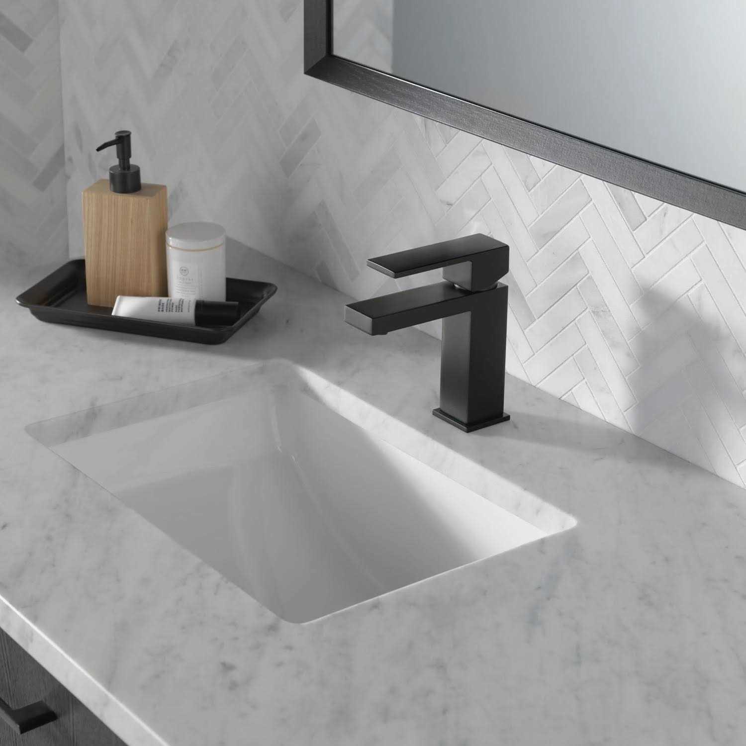 Delta Modern Single Handle Bathroom Faucet 567LF - Image 3