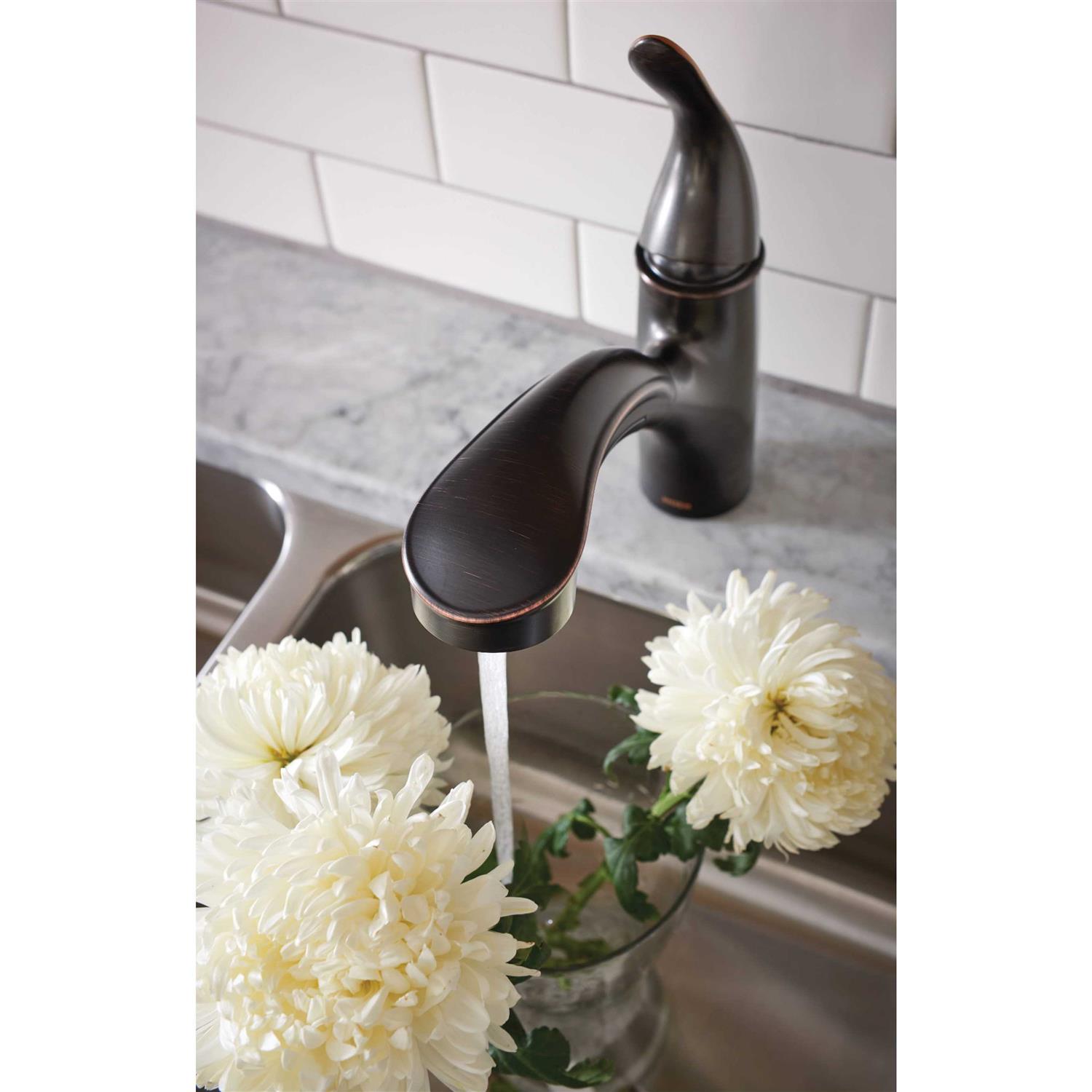 Moen Brecklyn Single-Handle Pull-Out Sprayer Kitchen Faucet with Power Clean - Image 4