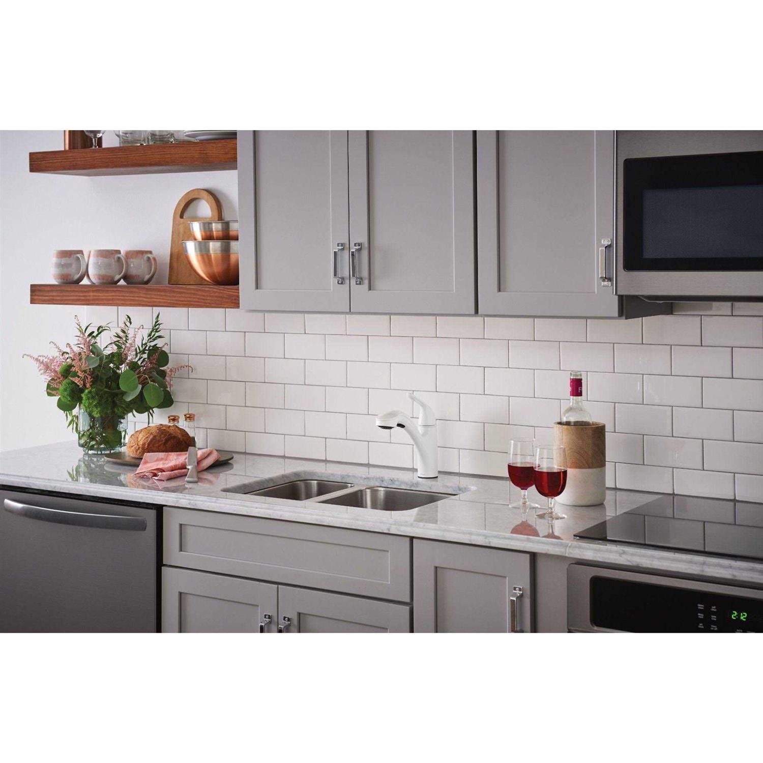 Moen Brecklyn Single-Handle Pull-Out Sprayer Kitchen Faucet with Power Clean - Image 5