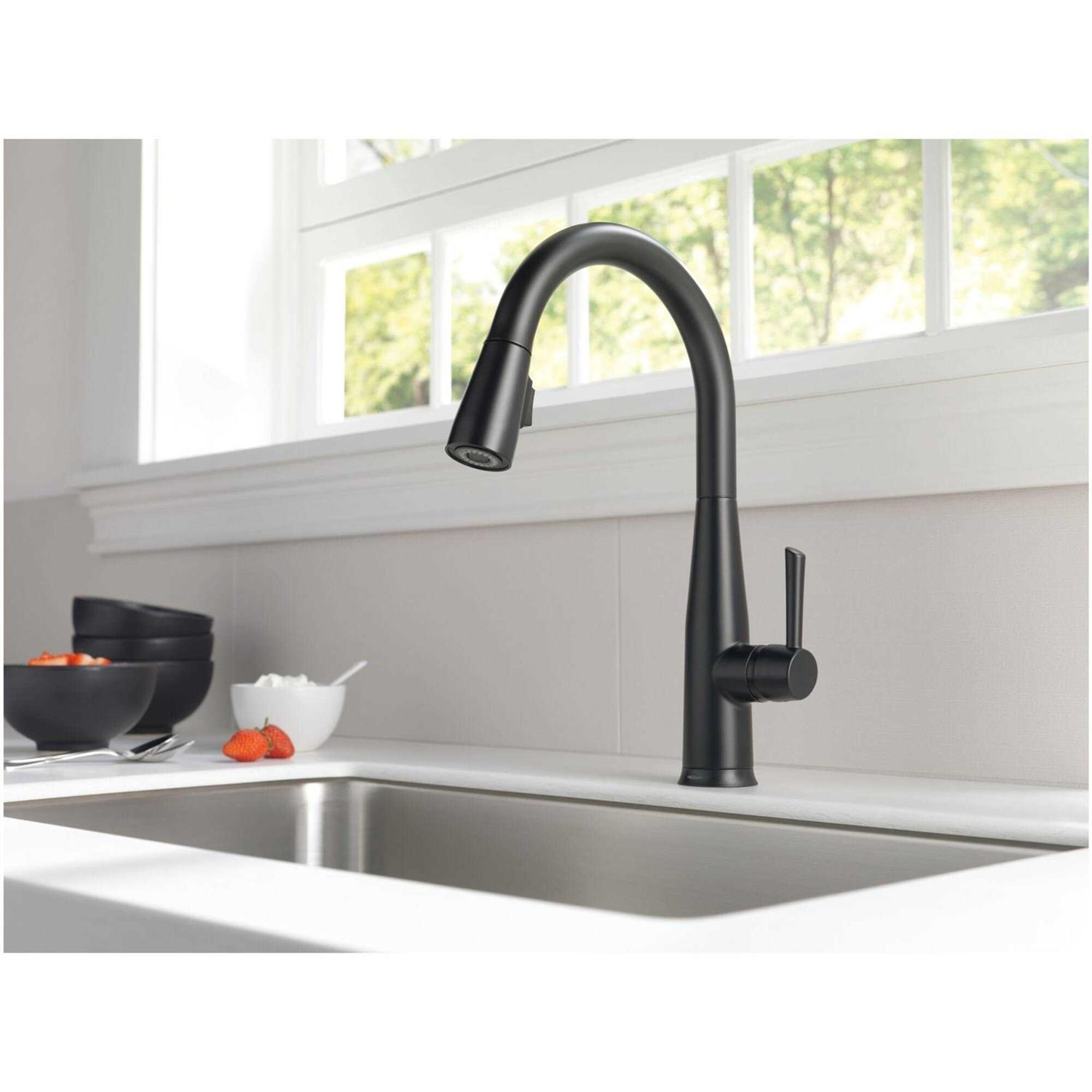 Delta Essa Single Handle Pull-Down Kitchen Faucet with Touch2O Technology - Image 3