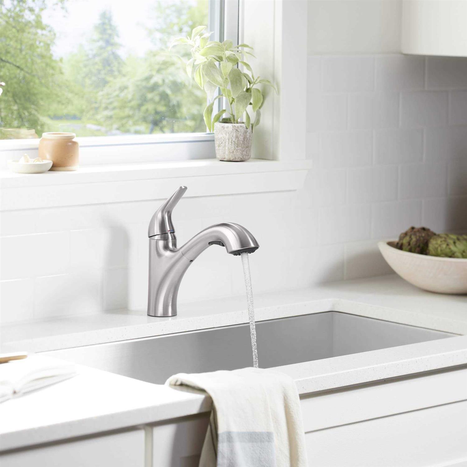Kohler Jolt Pull-Out Single-Handle Kitchen Sink Faucet - Image 4