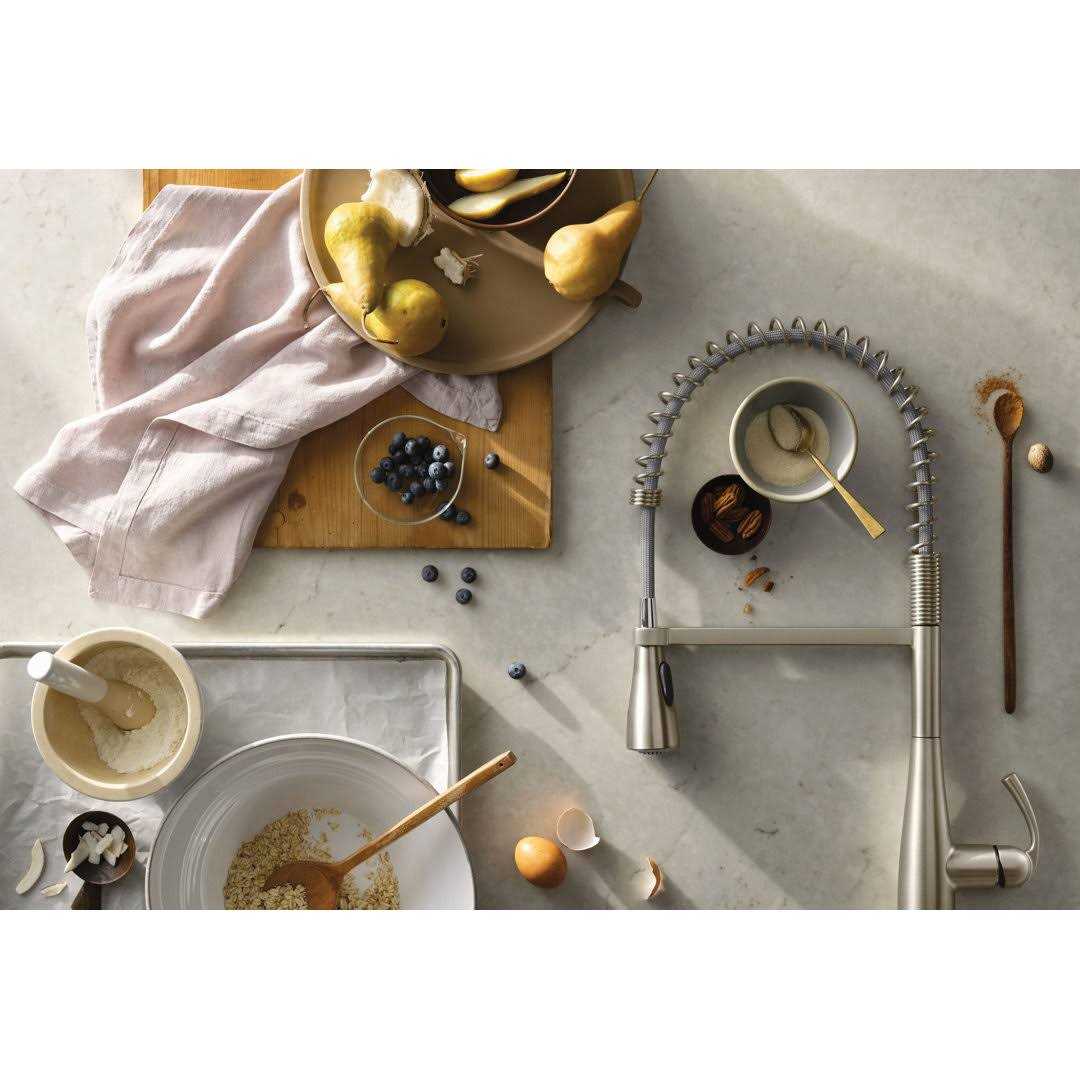 Moen 87814SRS Essie Spring Single-Handle Pull-Down Sprayer Kitchen Faucet with PowerClean in Spot Resist Stainless - Image 4