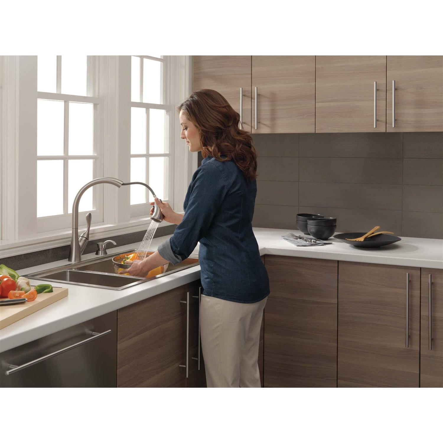 Delta 19922Z-SSSD-DST Ashton Single Handle Pull-Down Kitchen Faucet - Image 3