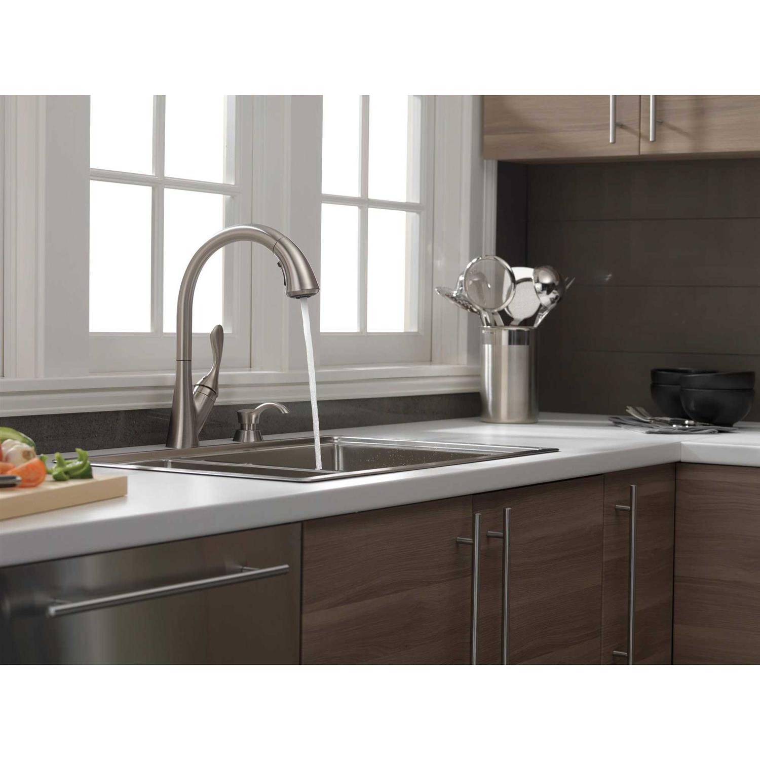 Delta 19922Z-SSSD-DST Ashton Single Handle Pull-Down Kitchen Faucet - Image 4