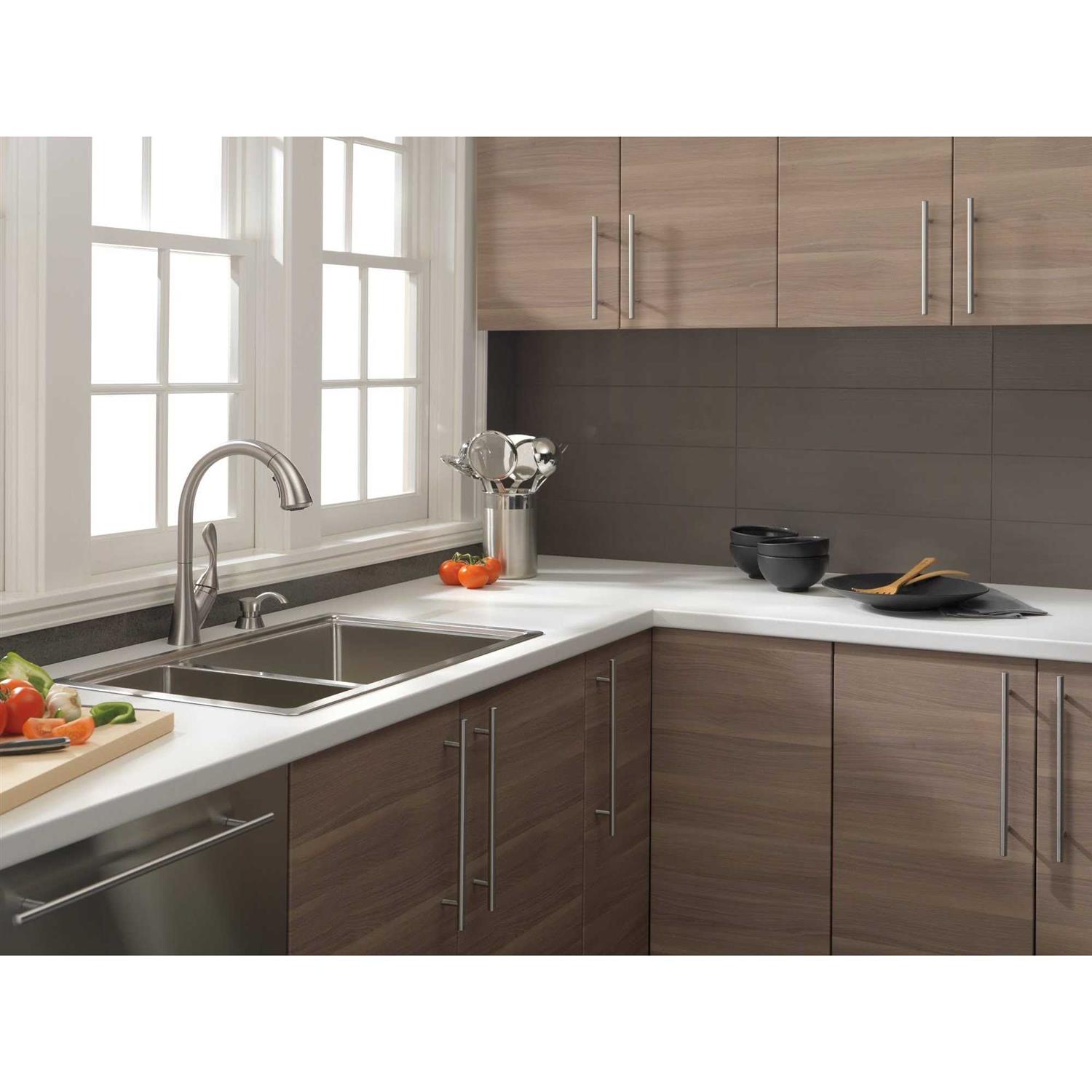 Delta 19922Z-SSSD-DST Ashton Single Handle Pull-Down Kitchen Faucet - Image 5