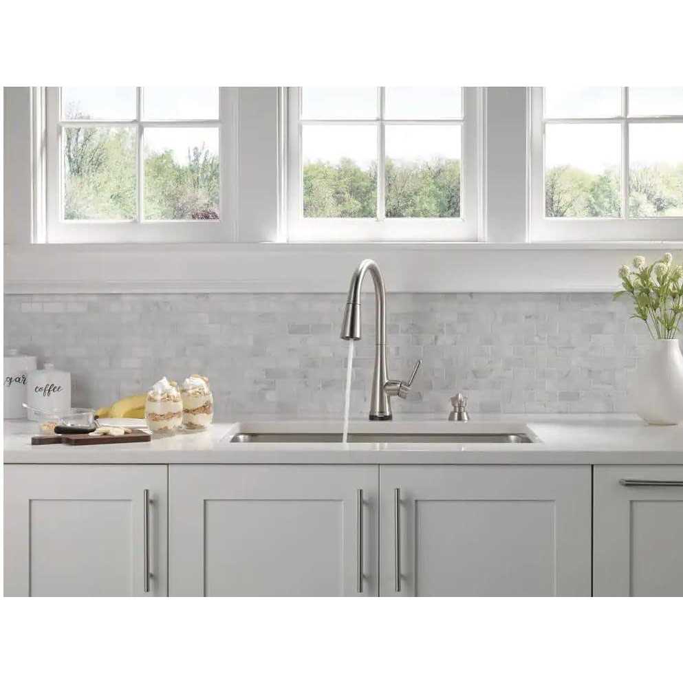 Delta Greydon Single Handle Pull-Down Kitchen Faucet with Soap Dispenser - Image 5