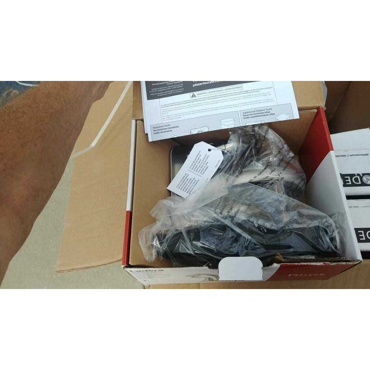 Pfister LF-048-LRGS Ladera 4 Centerset 2-Handle Bathroom Faucet - Image 5