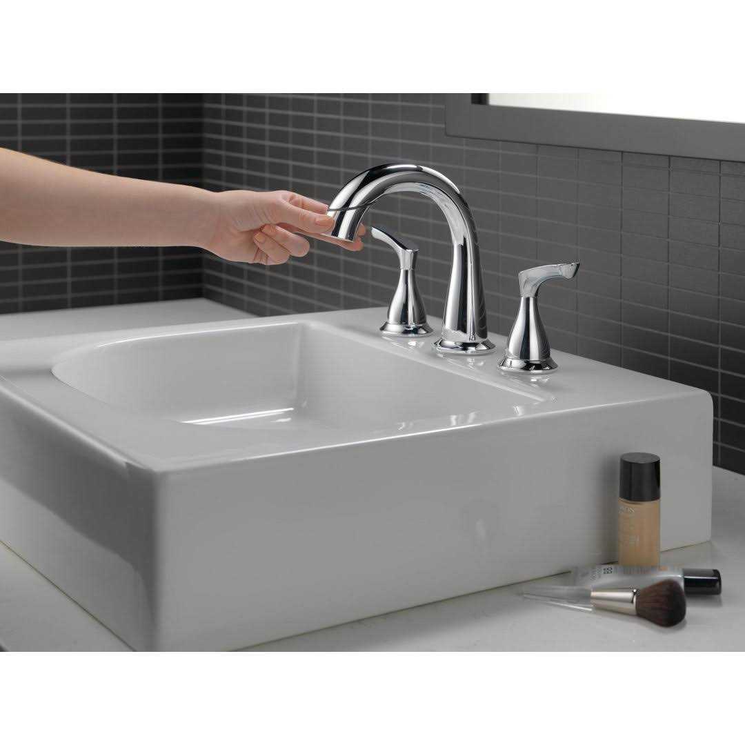 Delta Broadmoor Two-Handle Widespread Pull-Down Bathroom Faucet - Image 4