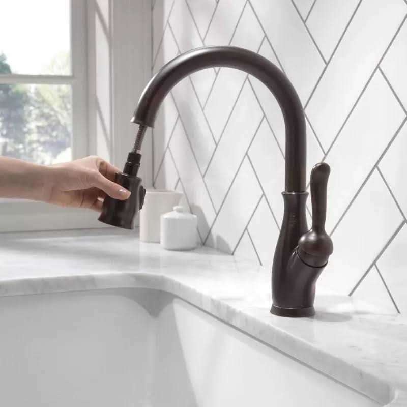 Delta Leland Single Handle Pull-Down Kitchen Faucet 9178-RB-DST - Image 3