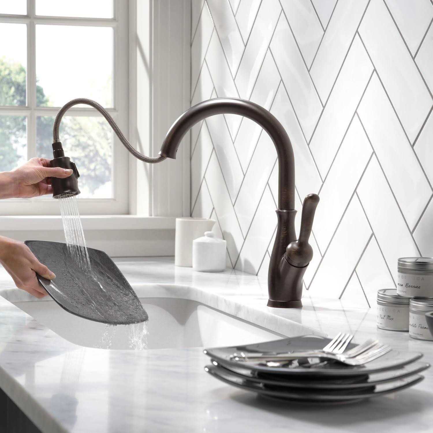 Delta Leland Single Handle Pull-Down Kitchen Faucet 9178-RB-DST - Image 5