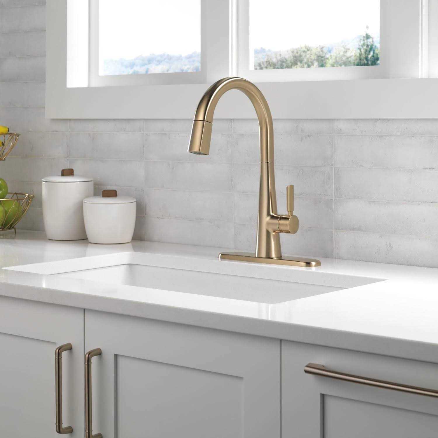 Delta Monrovia Single Handle Pull-Down Kitchen Faucet 9191-CZ-PR-DST - Image 3